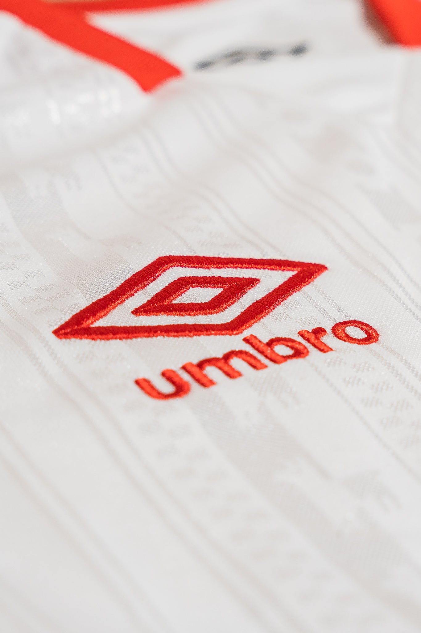 CAMISETA OFICIAL HOMBRE BLANCA 2026