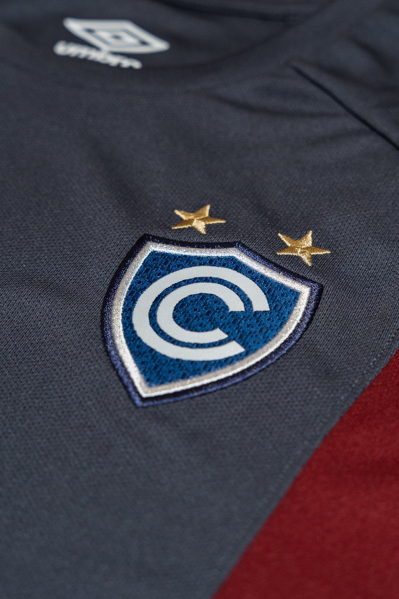 CAMISETA ENTRENAMIENTO CARBÓN 2026